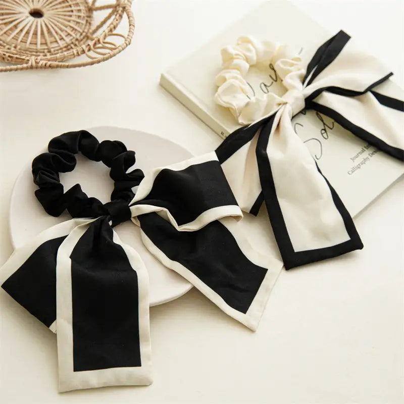 Odette Black & Cream Scrunchie Scarf