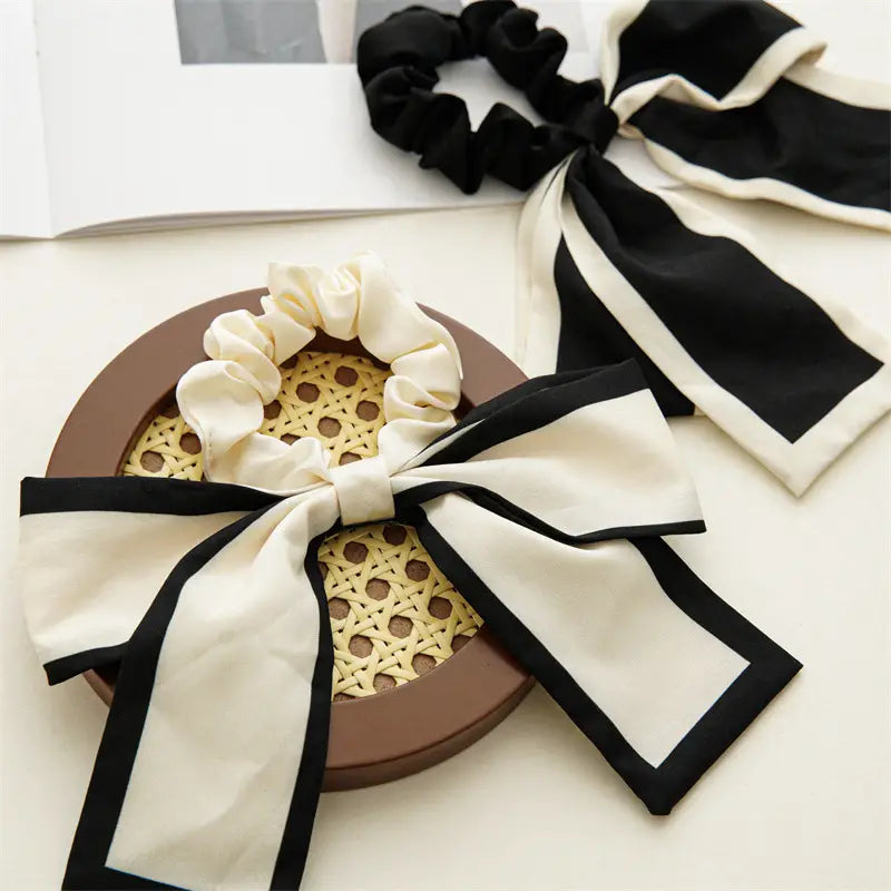 Odette Black & Cream Scrunchie Scarf