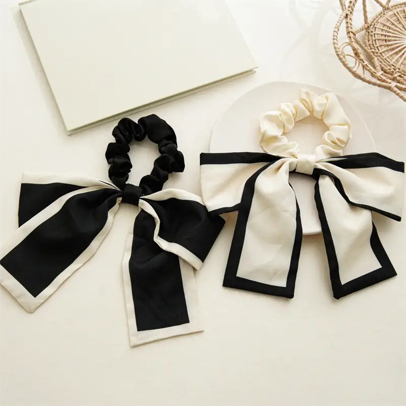 Odette Black & Cream Scrunchie Scarf