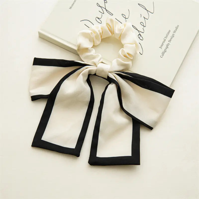 Odette Black & Cream Scrunchie Scarf