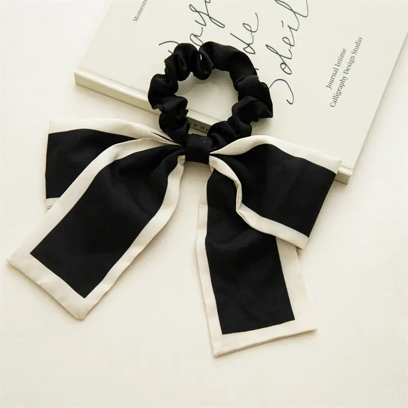 Odette Black & Cream Scrunchie Scarf