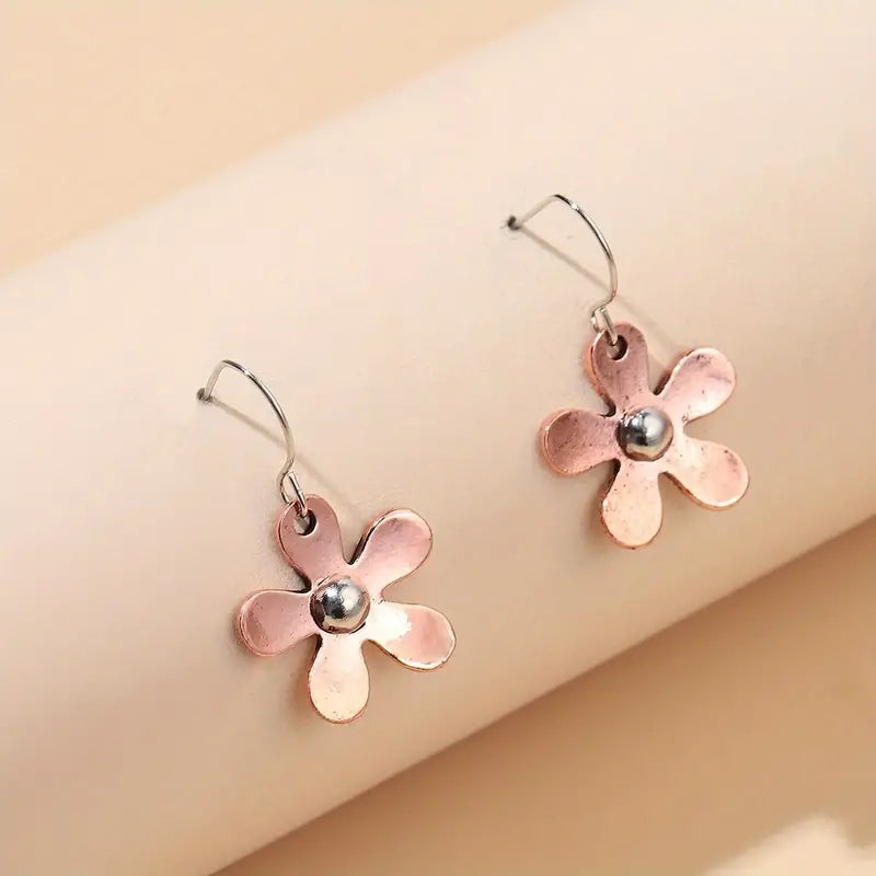 Vintage-Inspired Daisy Flower Drop Earrings