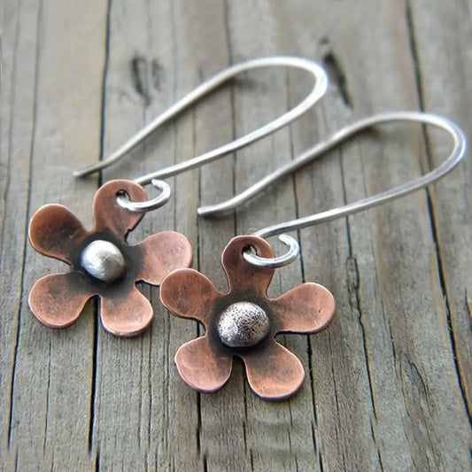 Vintage-Inspired Daisy Flower Drop Earrings