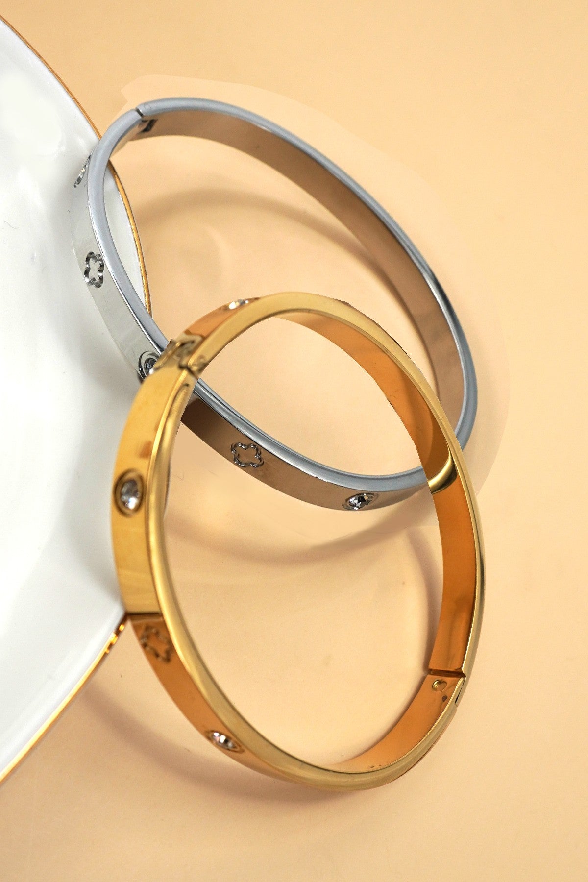 The Everglow Bangle