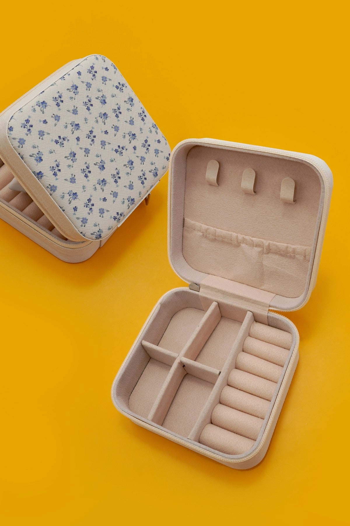 Cutie Travel Jewelry Organizer
