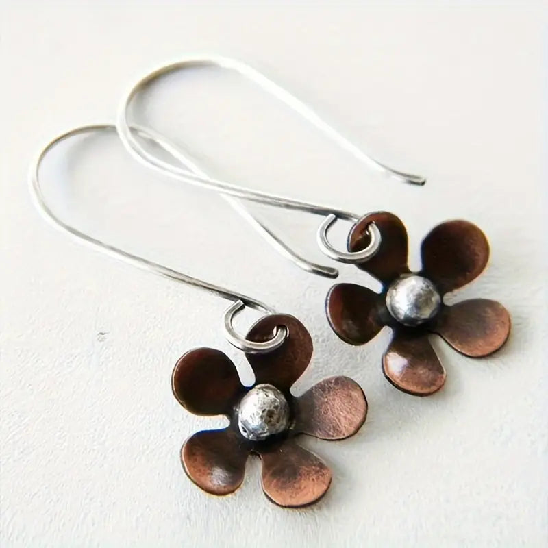 Vintage-Inspired Daisy Flower Drop Earrings