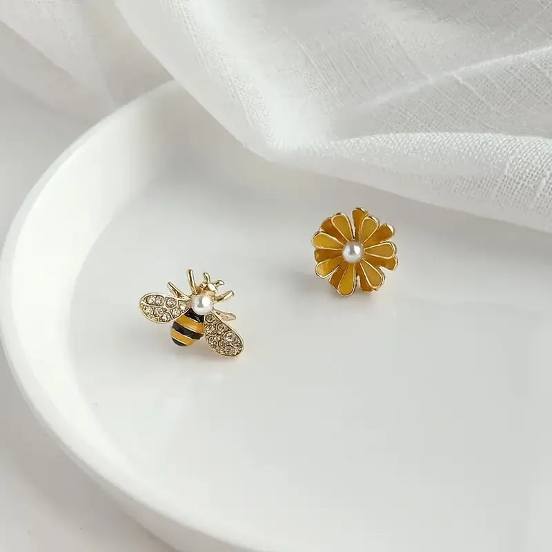 Charming Asymmetric Bee and Flower Stud Earrings